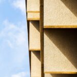 Cum influențează clima zonei Deva–Hunedoara alegerea materialelor pentru fațadă